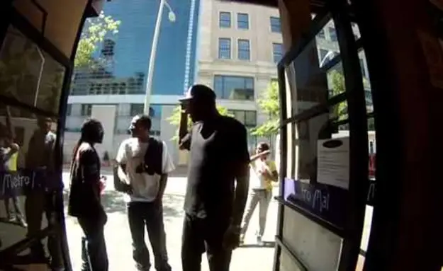 Chasing Off Drug Dealers At An Atlanta Mall